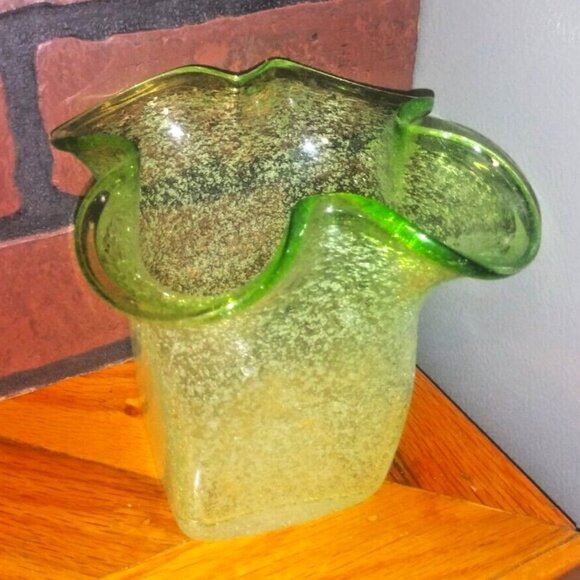 Vintage Vase Bubble Glass Emerald Green Scalloped ruffled Edge MCM 5" x 5.5" EUC - Picture 2 of 8